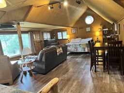 The Rose Den - Romantic Mountain Cabin with Views! - Image 4