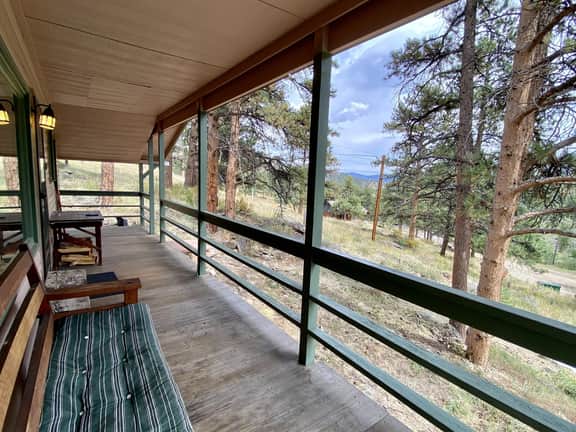 The Rose Den - Romantic Mountain Cabin with Views! - Image 2