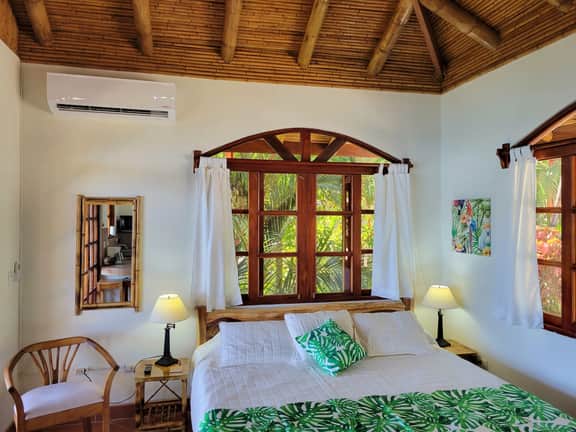 Mountainside Studio with Gorgeous Ocean Views - Image 3