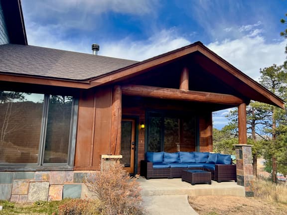 Bears Den #1 - Wildlife, Hot tub, and Views - Sale! - Image 1