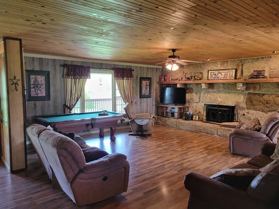 Ranch House on 750 acres near Niangua River - Image 1