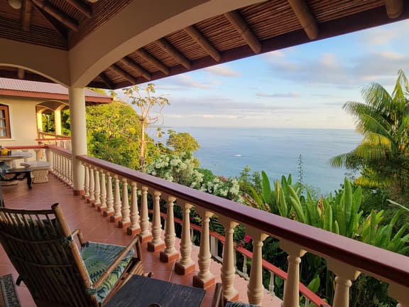 Mountainside Studio with Gorgeous Ocean Views - Image 1